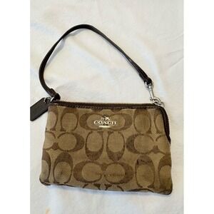 Coach zip wristlet‎